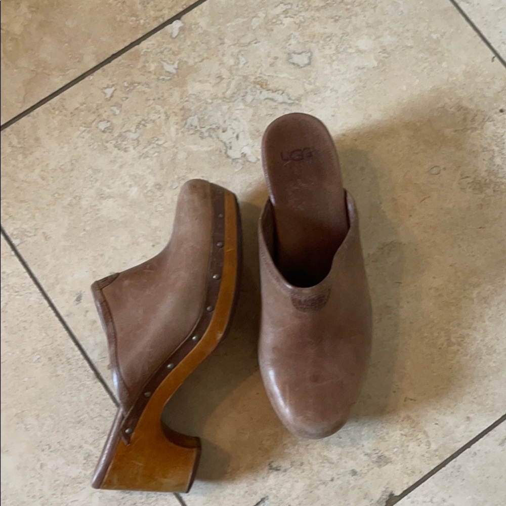 UGG Clogs 🐑